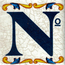 Charger l'image dans la galerie, Números y Letras en cerámica. Modelo "Craquelé" - Tamaño 7,5 x 7,5 cms
