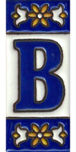 Charger l'image dans la galerie, Chiffres et lettres en céramique. Modèle "Bleu" - Dimensions 3 x 7 cm