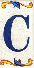 Charger l'image dans la galerie, Chiffres et lettres en céramique. Modèle "Craquelé". Taille 7,5 x 15 cm