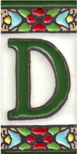 Charger l'image dans la galerie, Chiffres et lettres en céramique. Modèle "Fleur Verte" - Dimensions 3,5 x 7,5 cm