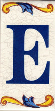 Charger l'image dans la galerie, Chiffres et lettres en céramique. Modèle "Craquelé". Taille 7,5 x 15 cm