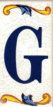Charger l'image dans la galerie, Chiffres et lettres en céramique. Modèle "Craquelé". Taille 7,5 x 15 cm