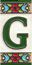 Charger l'image dans la galerie, Chiffres et lettres en céramique. Modèle "Fleur Verte" - Dimensions 3,5 x 7,5 cm