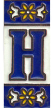 Charger l'image dans la galerie, Chiffres et lettres en céramique. Modèle "Bleu" - Dimensions 3 x 7 cm