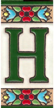 Charger l'image dans la galerie, Chiffres et lettres en céramique. Modèle "Fleur Verte" - Dimensions 3,5 x 7,5 cm