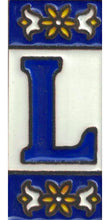 Charger l'image dans la galerie, Chiffres et lettres en céramique. Modèle "Bleu" - Dimensions 3 x 7 cm