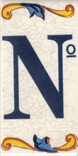 Charger l'image dans la galerie, Chiffres et lettres en céramique. Modèle "Craquelé". Taille 7,5 x 15 cm