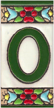 Charger l'image dans la galerie, Chiffres et lettres en céramique. Modèle "Fleur Verte" - Dimensions 3,5 x 7,5 cm
