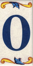 Charger l'image dans la galerie, Chiffres et lettres en céramique. Modèle "Craquelé". Taille 7,5 x 15 cm