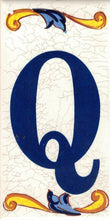 Charger l'image dans la galerie, Chiffres et lettres en céramique. Modèle "Craquelé". Taille 7,5 x 15 cm