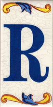 Charger l'image dans la galerie, Chiffres et lettres en céramique. Modèle "Craquelé". Taille 7,5 x 15 cm