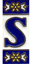 Charger l'image dans la galerie, Chiffres et lettres en céramique. Modèle "Bleu" - Dimensions 3 x 7 cm