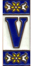 Charger l'image dans la galerie, Chiffres et lettres en céramique. Modèle "Bleu" - Dimensions 3 x 7 cm